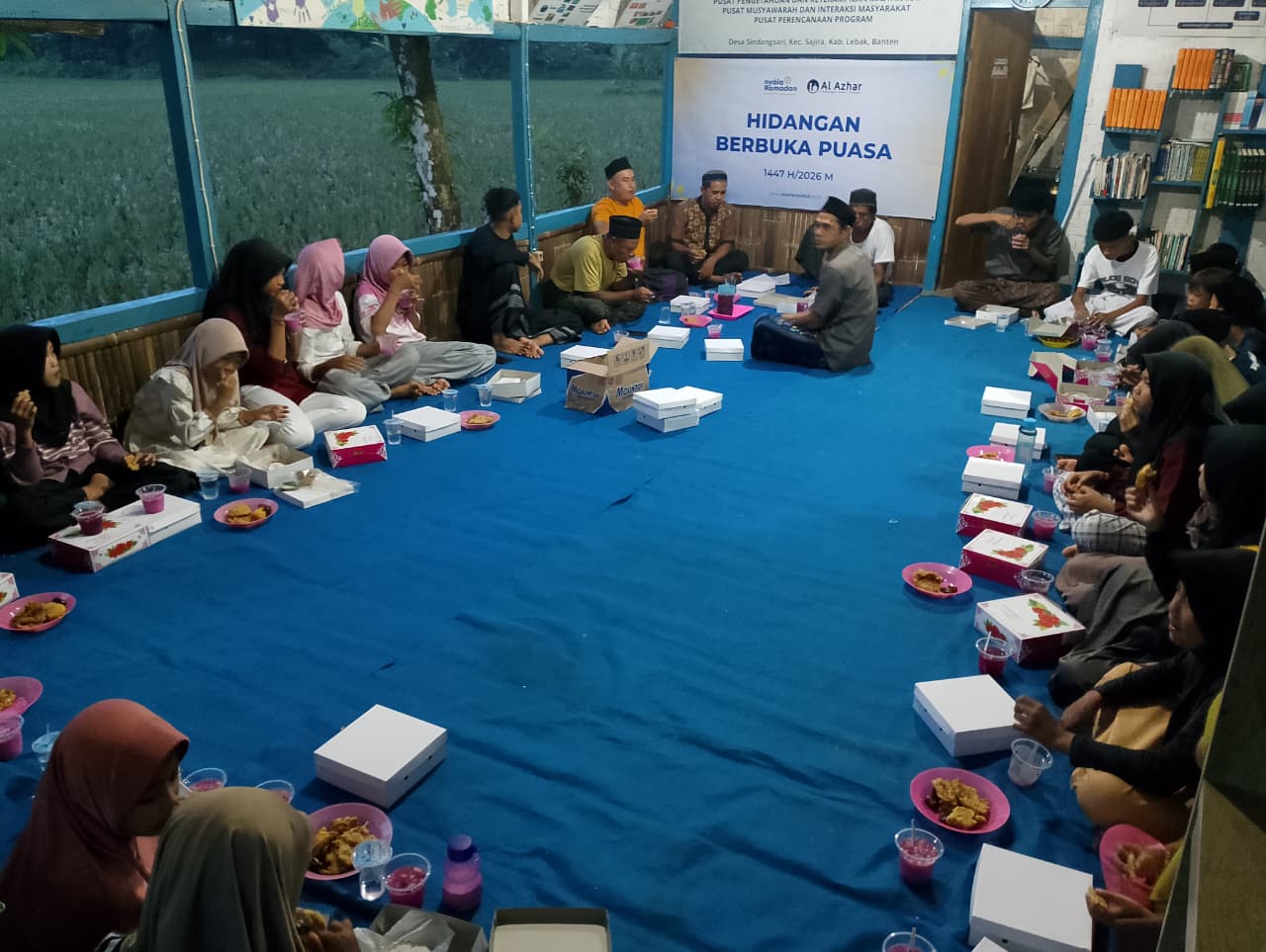 Momen Hangat Buka Puasa Bersama Sahabat Al Azhar di Desa Sindangsari Lebak
